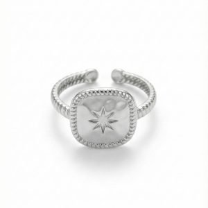 Guiding star ring in silver